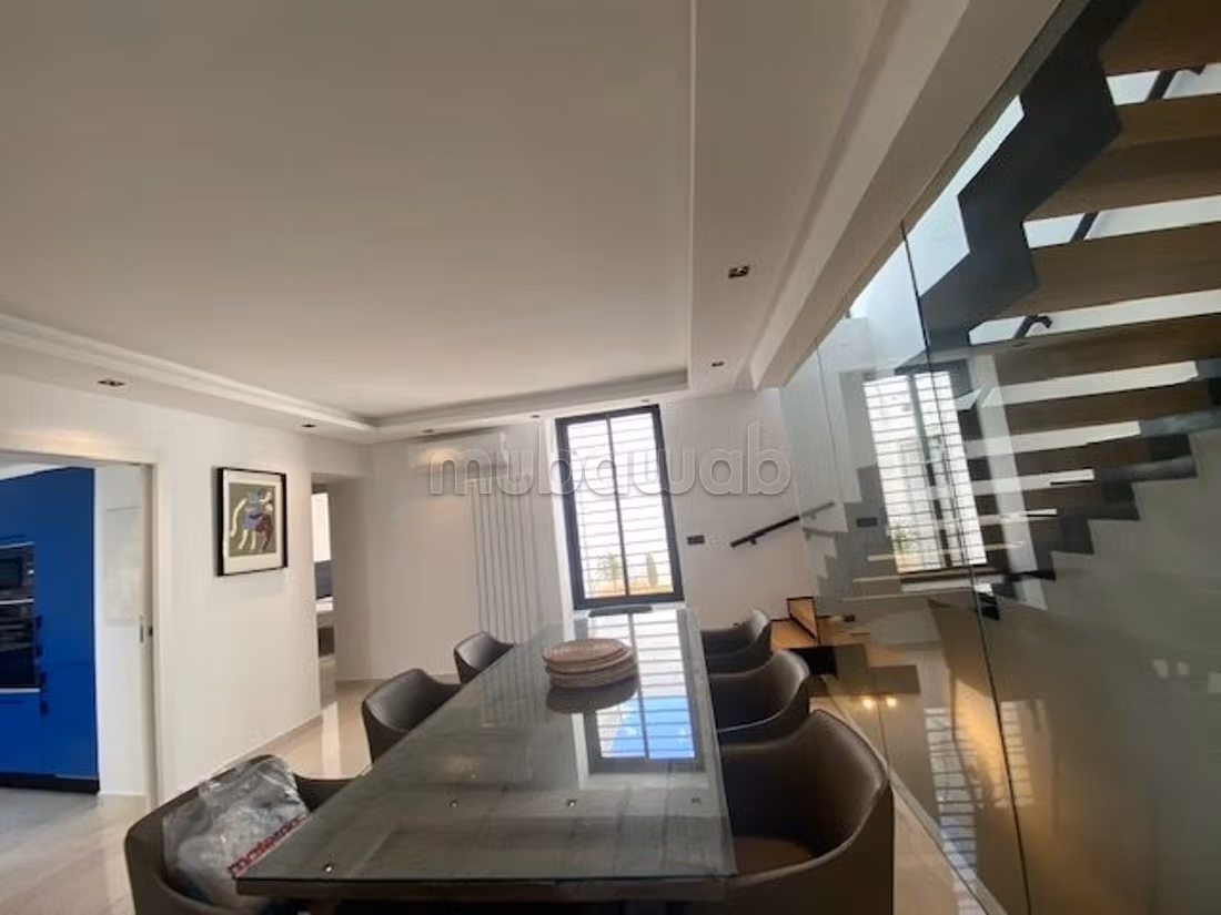 Magnifica villa arredata con piscina e vista mare