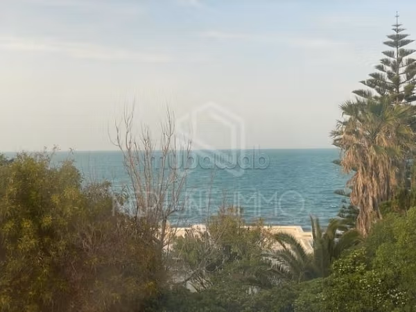 Magnifica villa arredata con piscina e vista mare