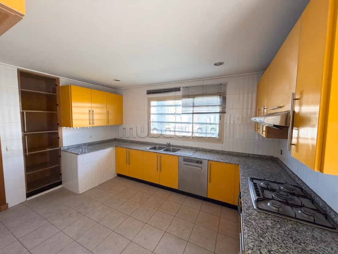 Villa adosada en la residencia en venta