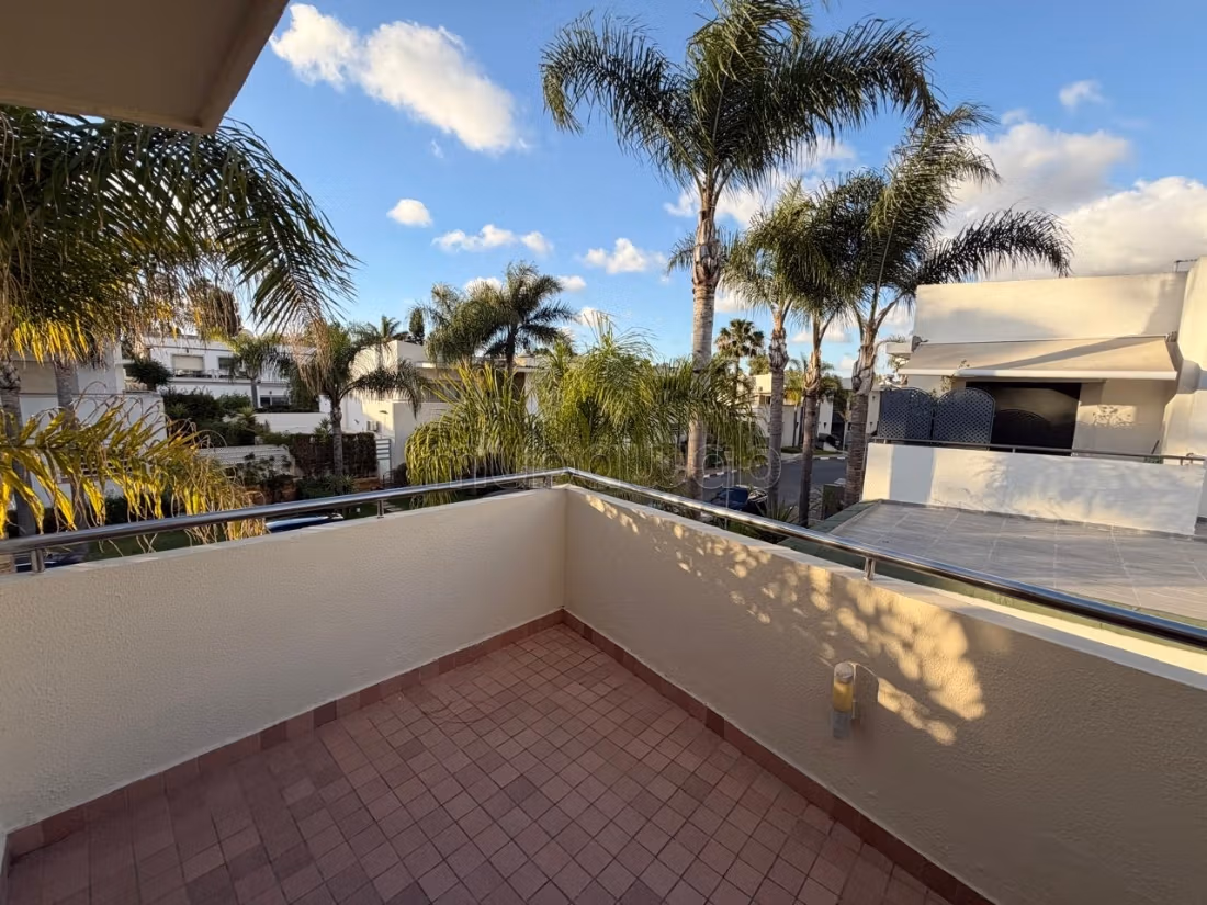 Villa adosada en la residencia en venta