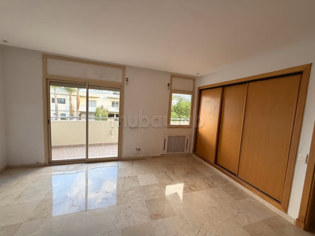 Villa adosada en la residencia en venta