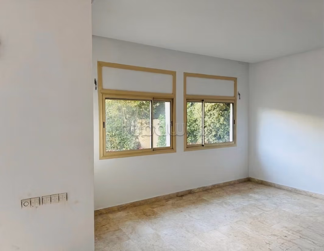 Villa adosada en la residencia en venta