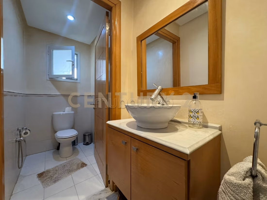 Un S3 à Ain Zaghouan Nord à Vendre