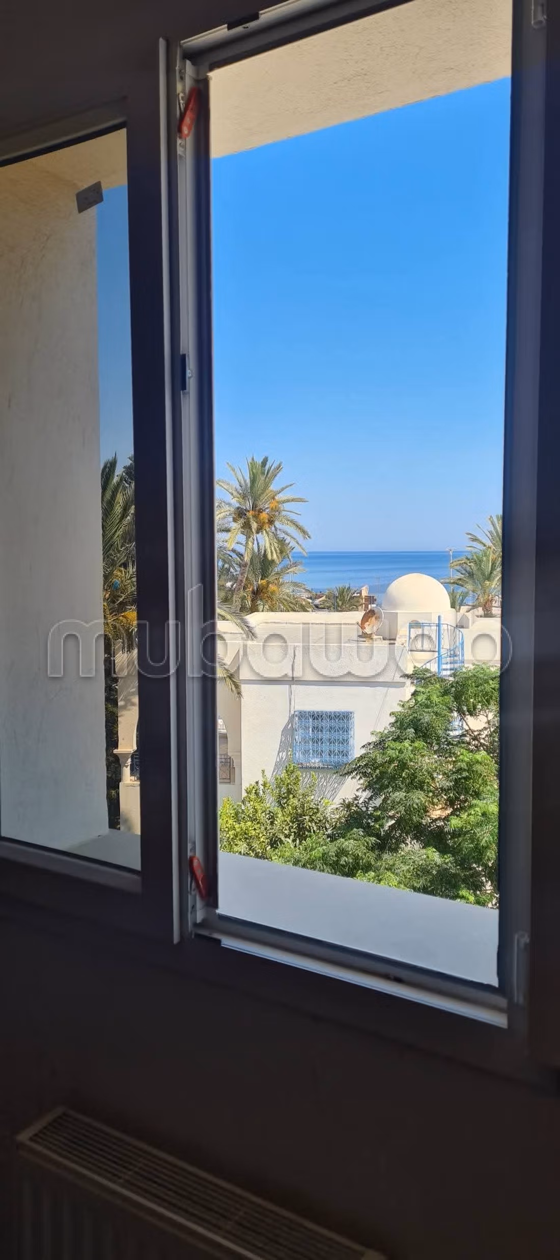 S2 Apartment facing the Palm Trees Beach in Mon