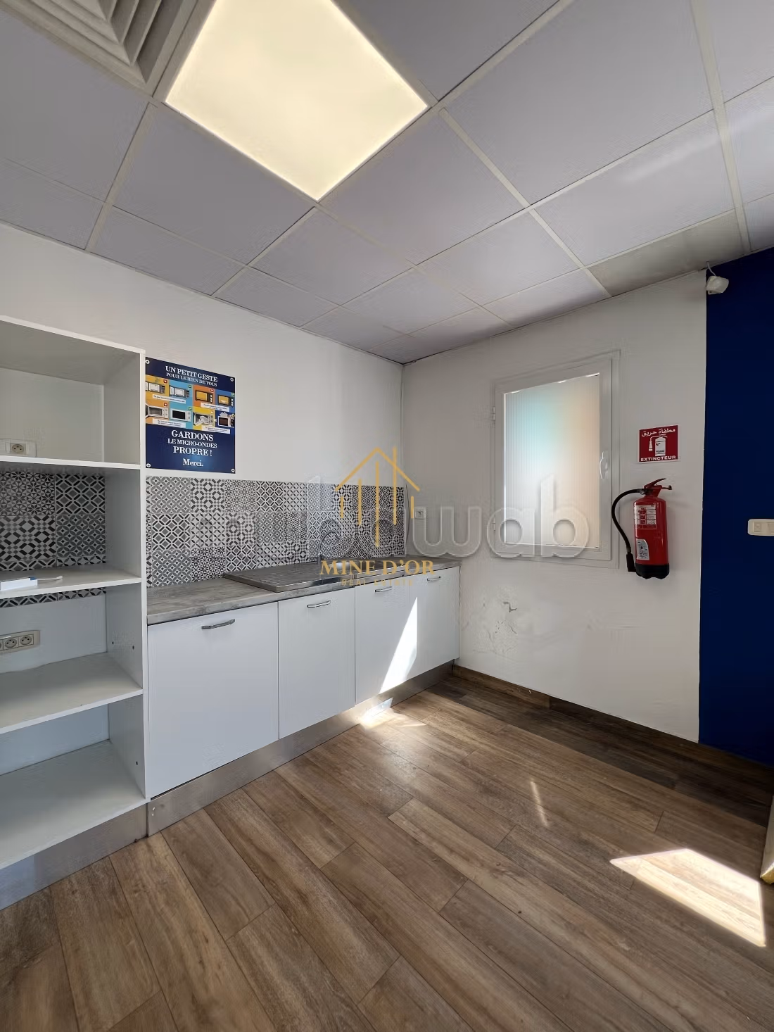 Location plateau totalement rénové 330 m² à Charguia 1