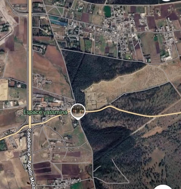 Titeld land 26 398 m2 Bouskoura Weg gevel