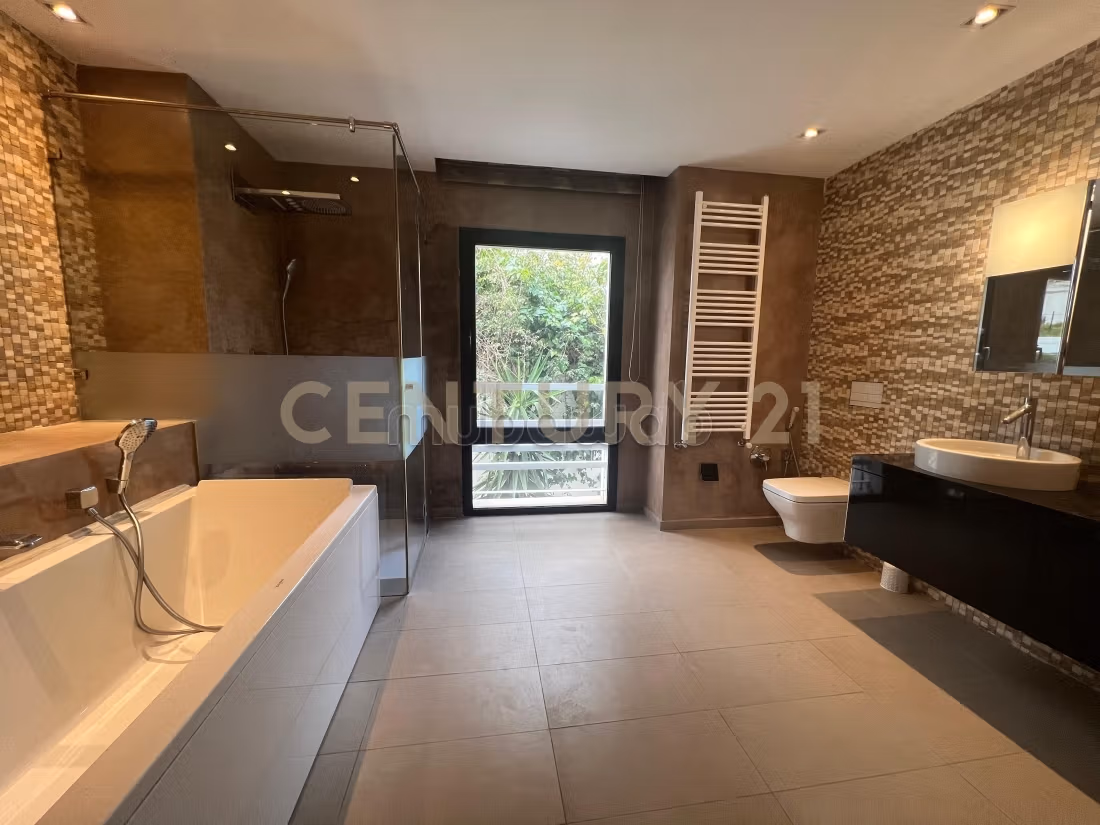 A vendre Une villa s6 à Menzah 1