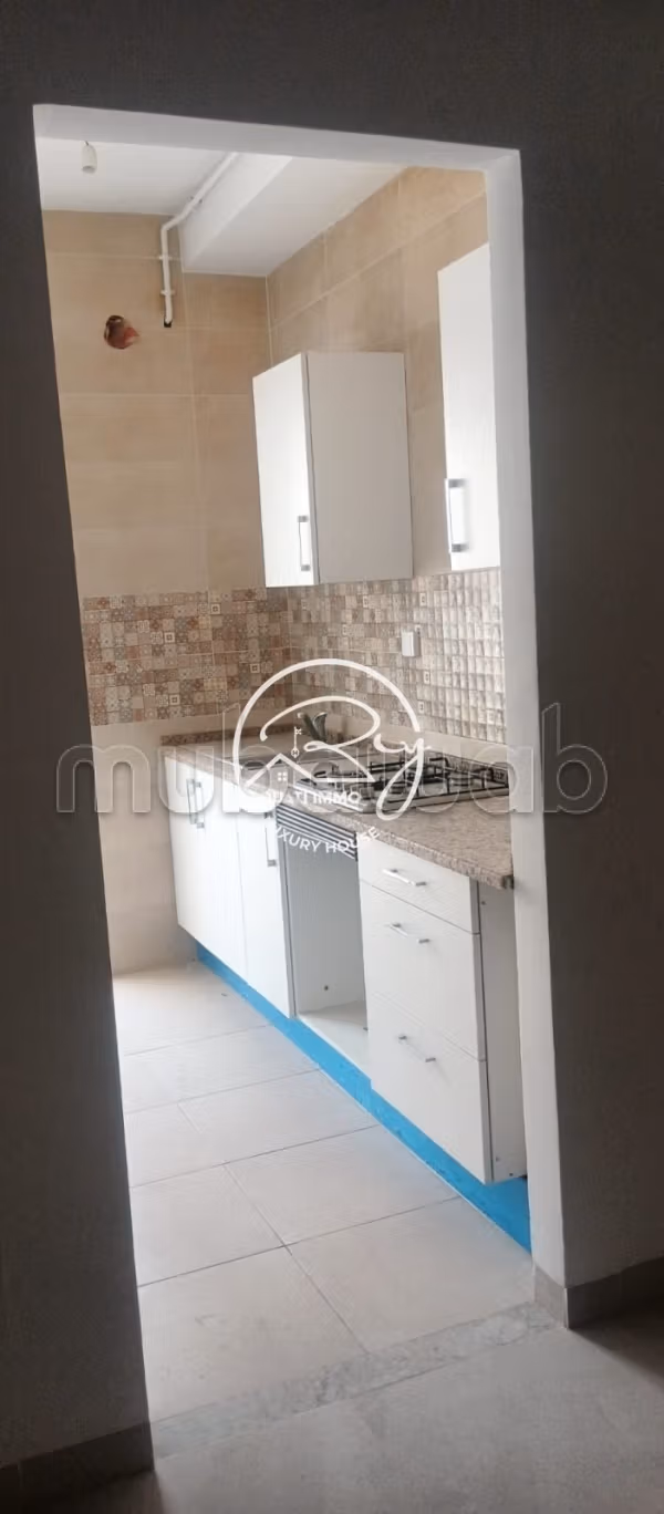 A Louer Appartement S1 avec parking à Cité El Wah