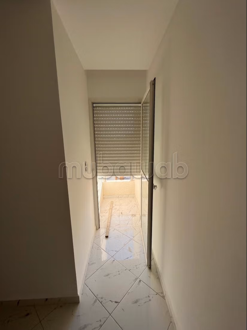 Bel appartement à louer dans le quartier Ahlan. Superficie de 70 m². Porte solide, résidence sécurisée — 5