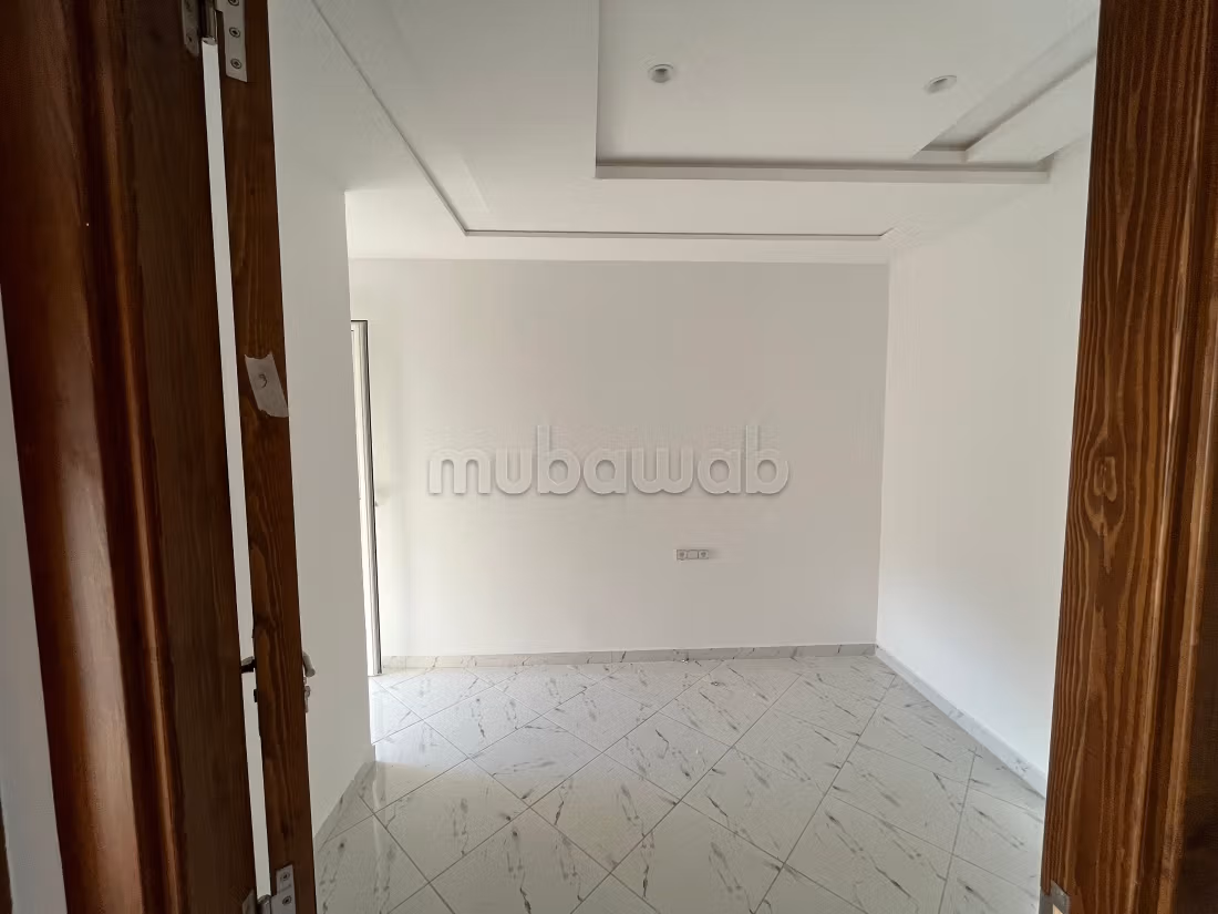 Bel appartement à louer dans le quartier Ahlan. Superficie de 70 m². Porte solide, résidence sécurisée — 6