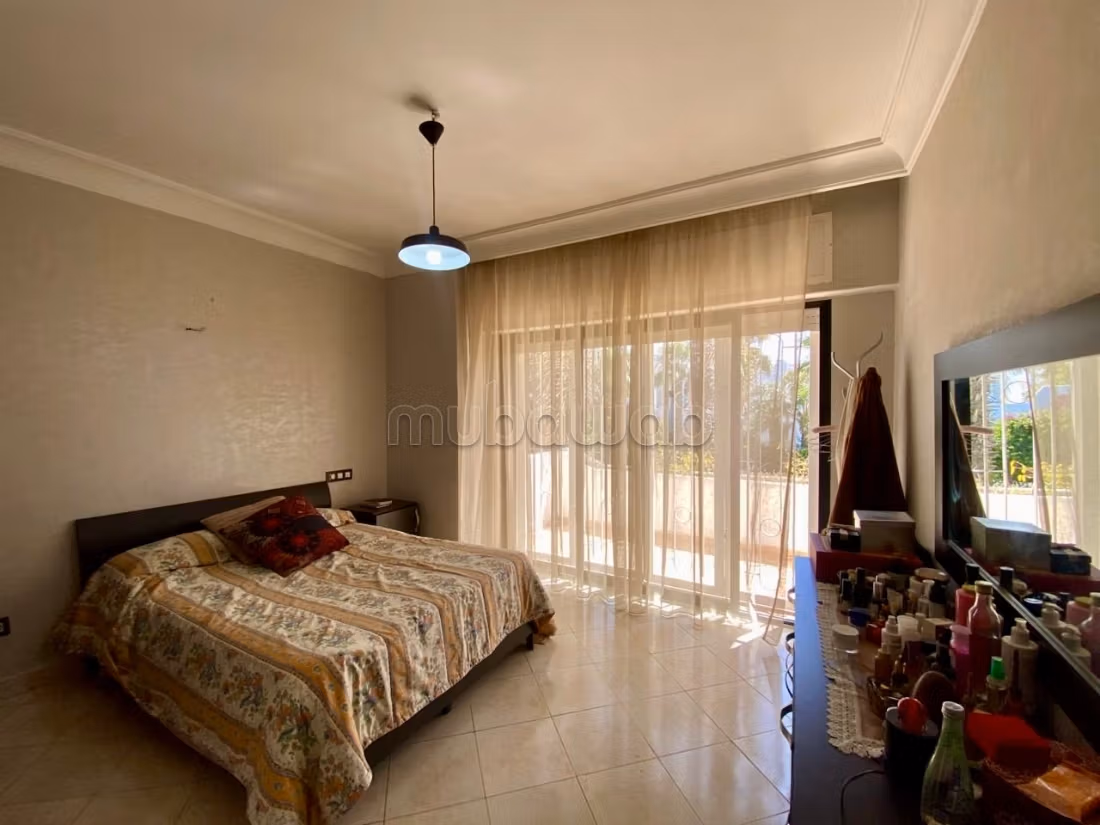 Triplex arredato in affitto a Harhour