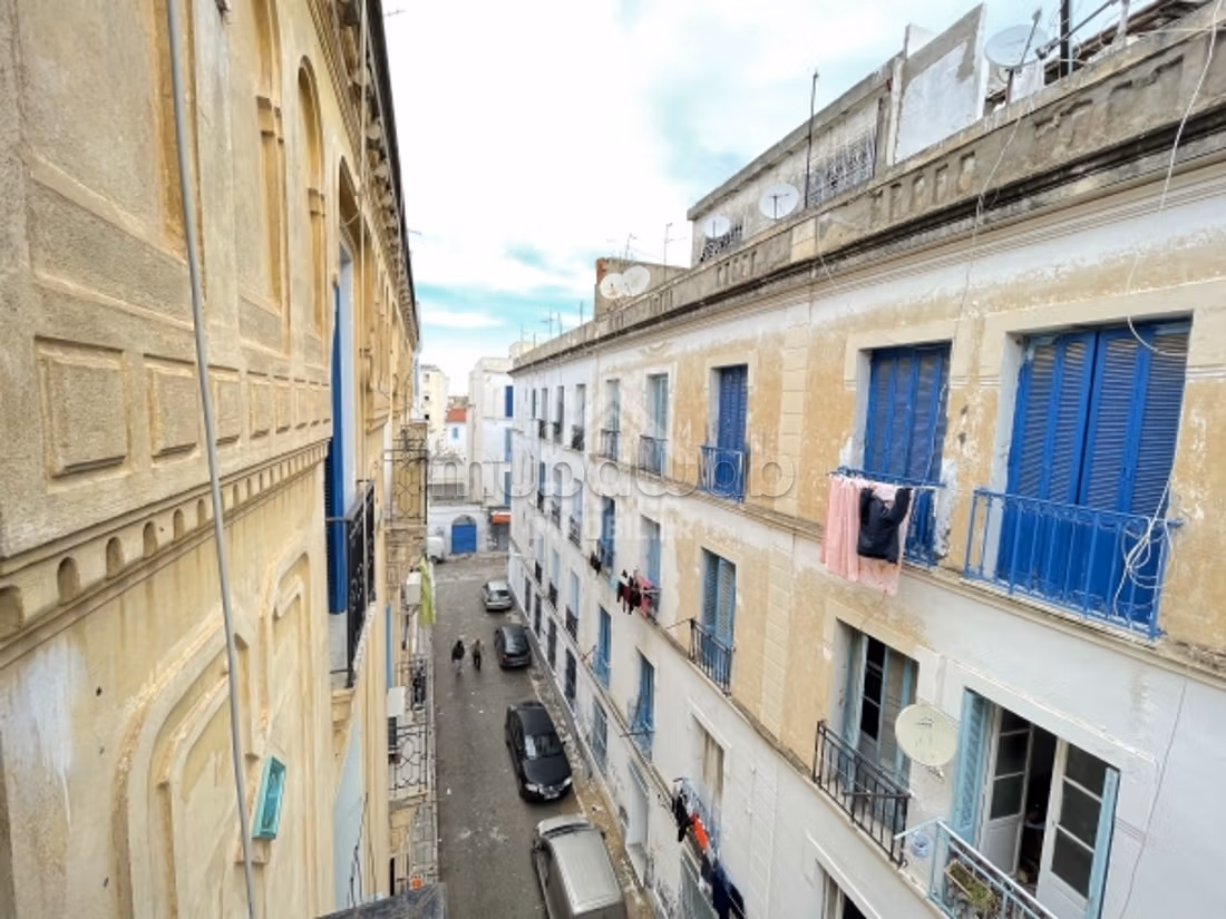 For sale an apartment in downtown Tunis