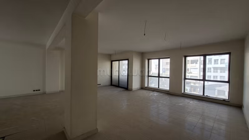 Bureau 100 m² Zerktouni 
Anfa Benkaddour