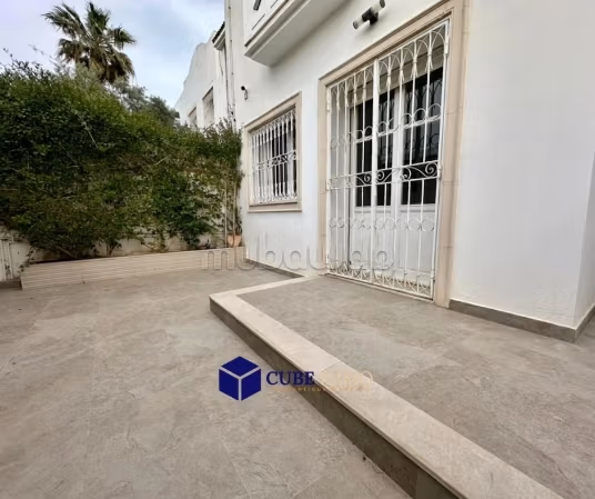 Duplex spacieux avec terrasse et accès voiture