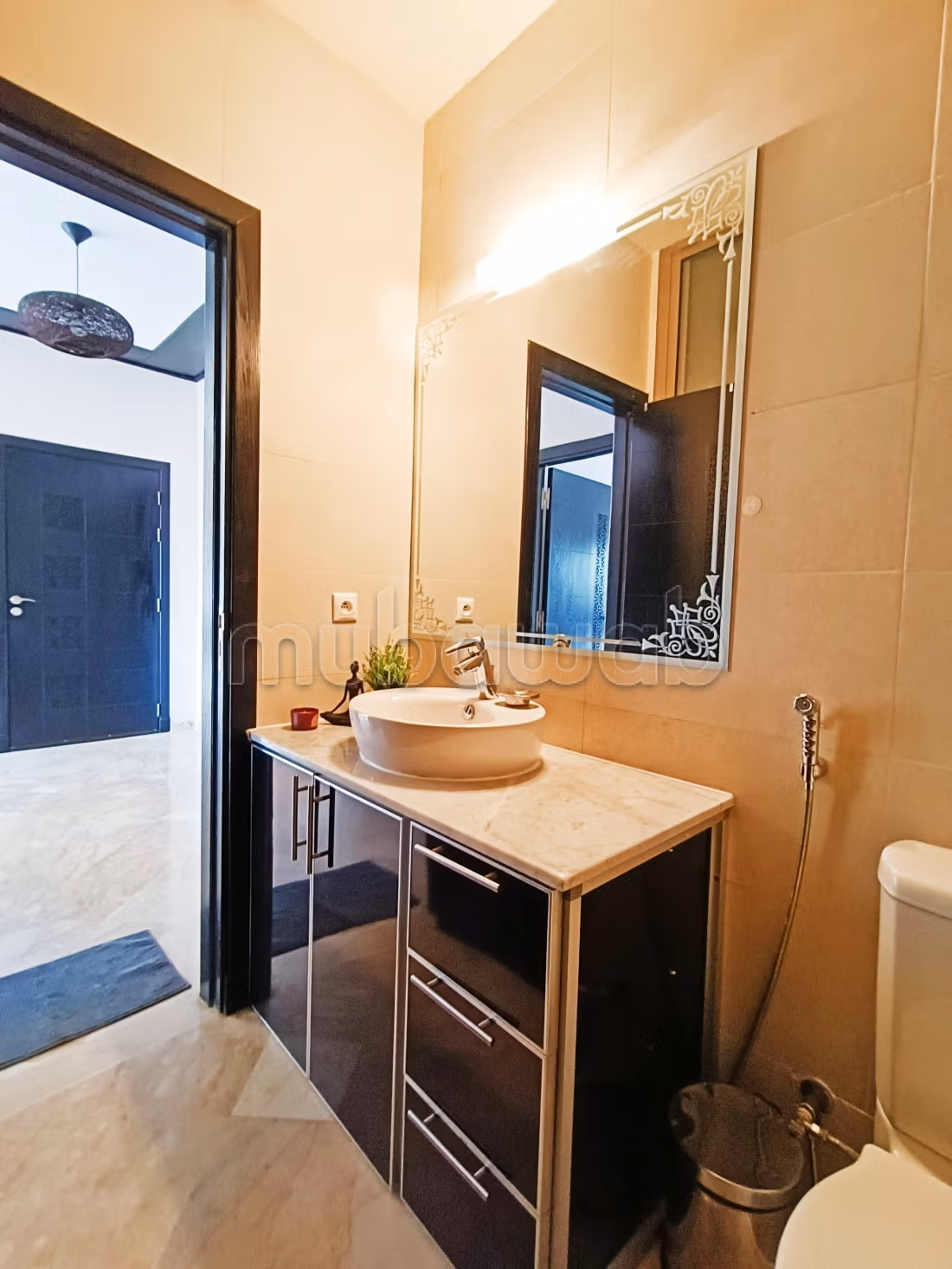 Superbe appartement à louer à Route Casablanca.
Surface totale 90 m².
Meublé — 4