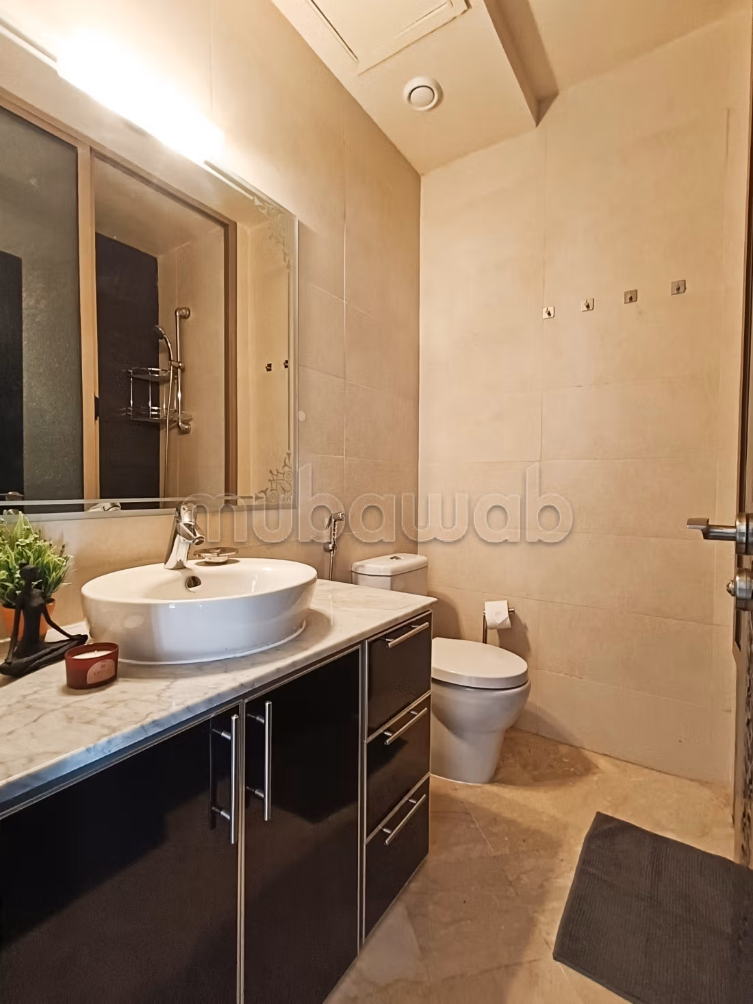 Superbe appartement à louer à Route Casablanca.
Surface totale 90 m².
Meublé — 5