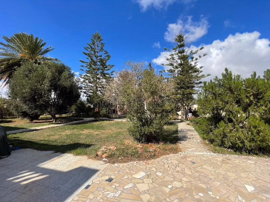 A vendre: Villa de Luxe à La Soukra