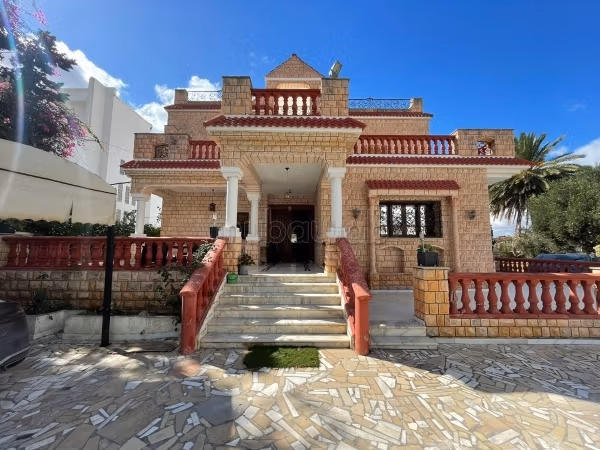 A vendre: Villa de Luxe à La Soukra