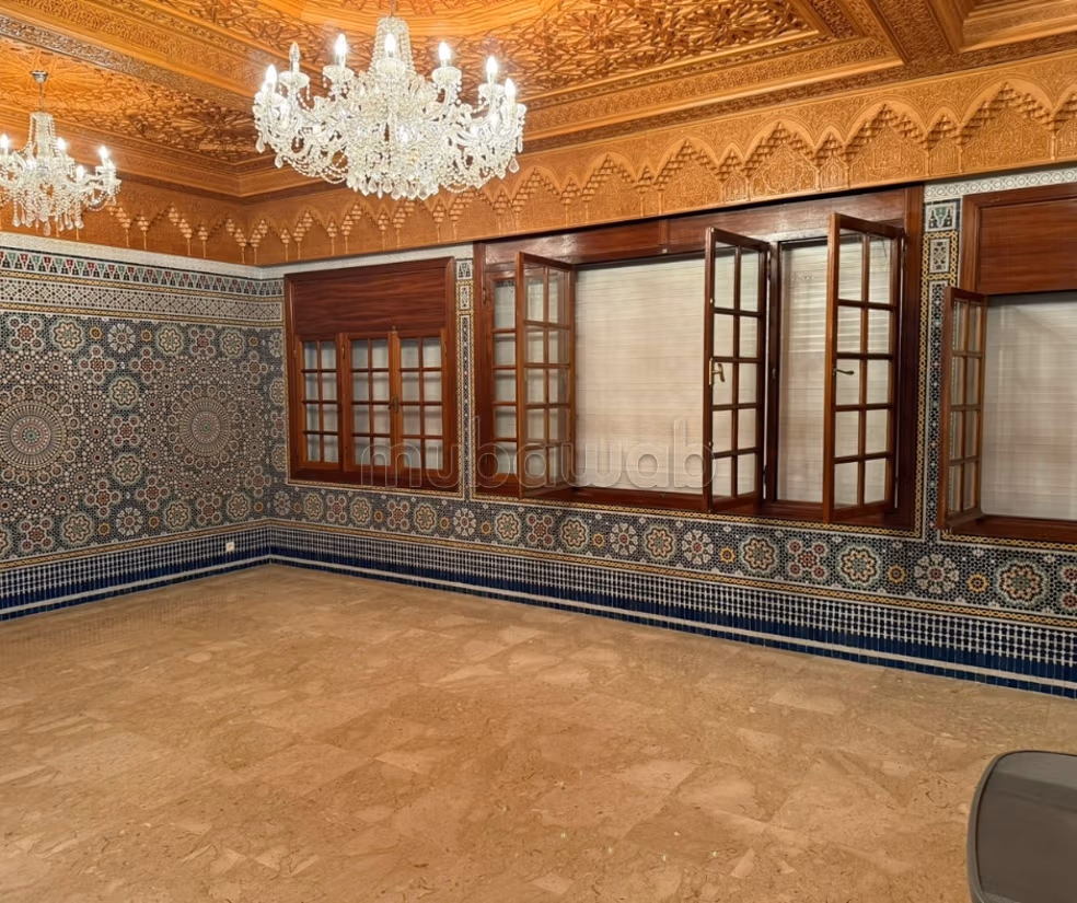 Location Renovated Villa in Souissi
