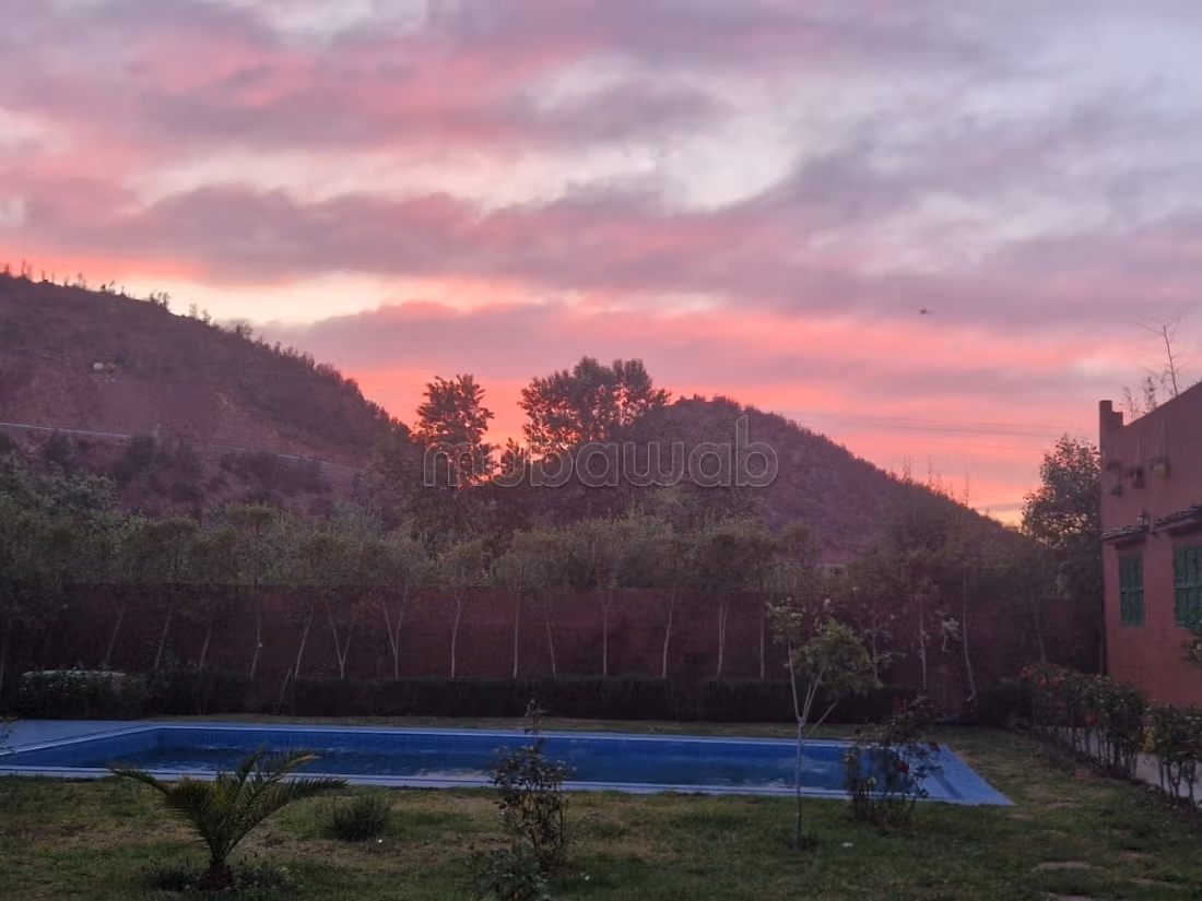 Hermosa villa en venta en Ouirgane. Superficie total de 690 m². Amueblada