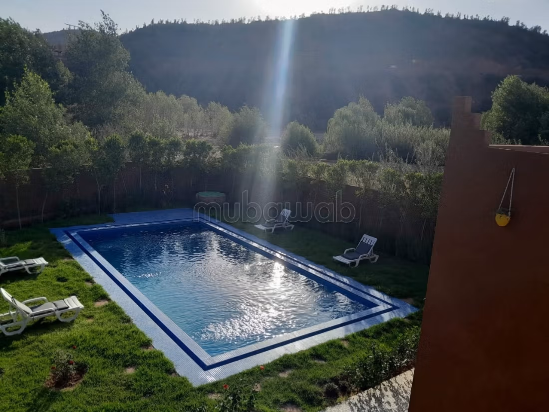 Hermosa villa en venta en Ouirgane. Superficie total de 690 m². Amueblada