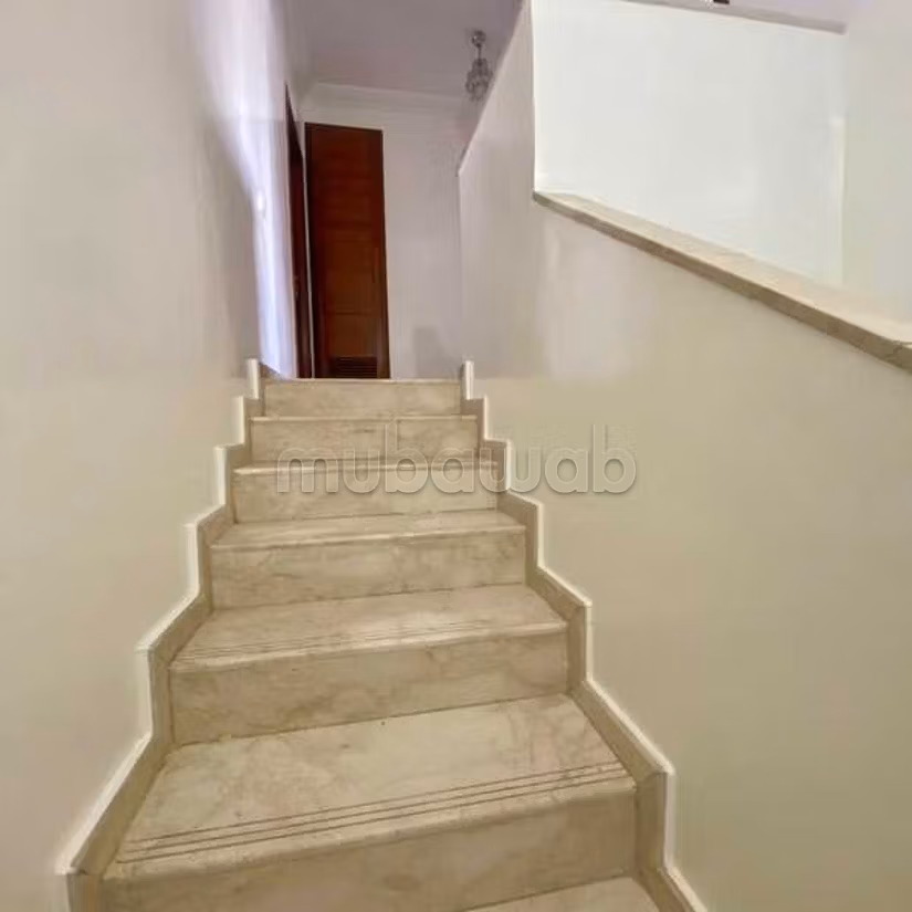 Appartamento in Affitto di 161.0 m² a Casablanca, La Gironde