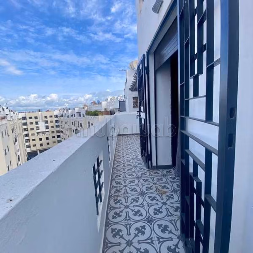 Appartamento in Affitto di 161.0 m² a Casablanca, La Gironde