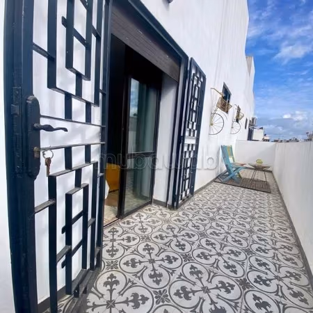 Appartamento in Affitto di 161.0 m² a Casablanca, La Gironde