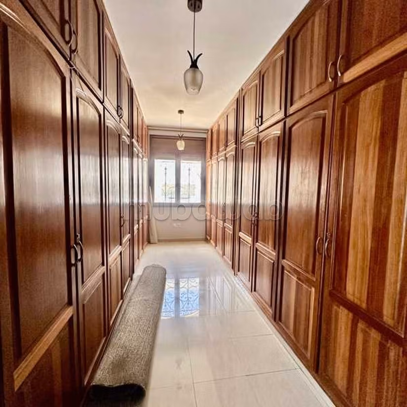 Villa en Venta de 629.0 m² en Casablanca, Sidi Maarouf