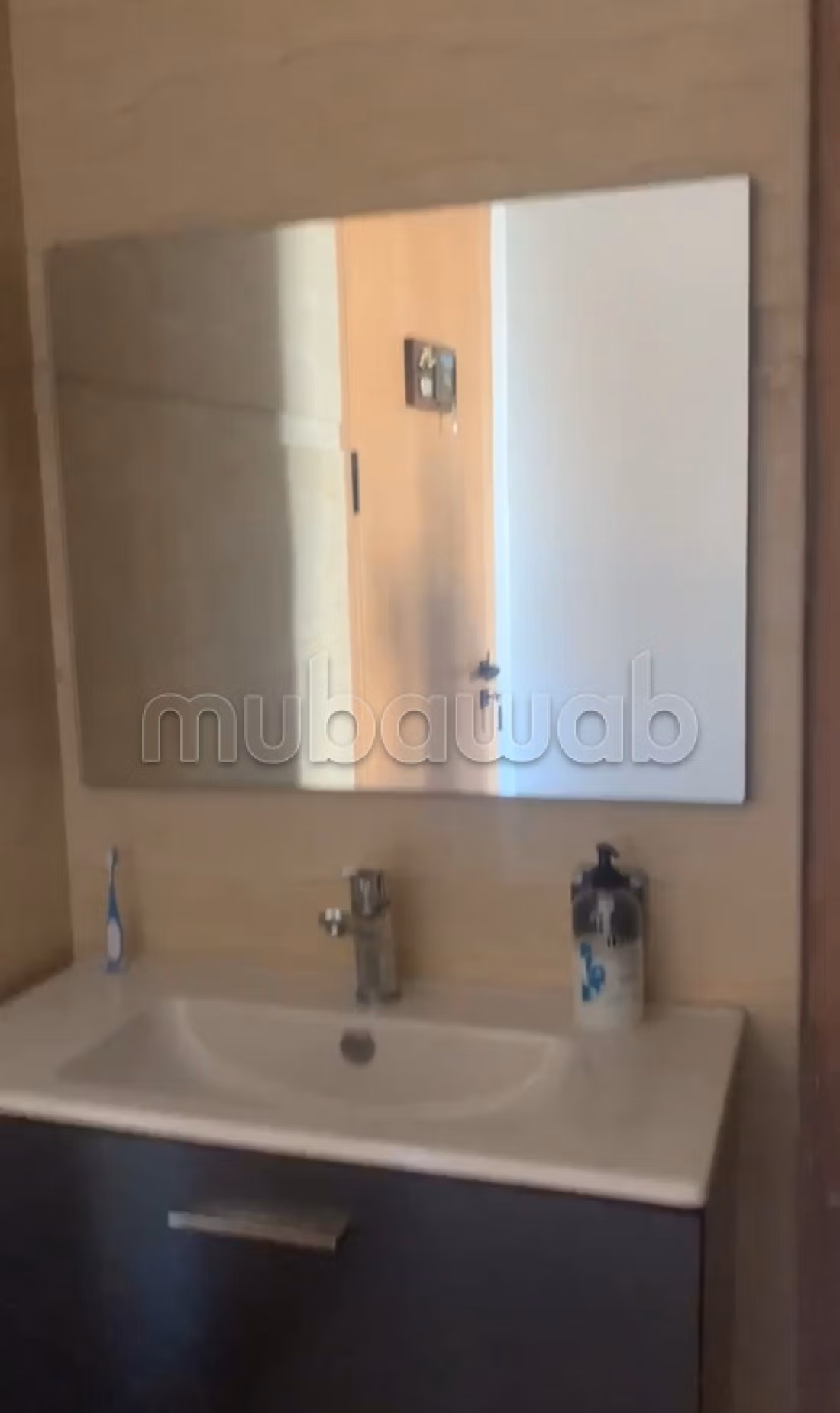 Bella villa in affitto. Dimensione 96 m². Armadi