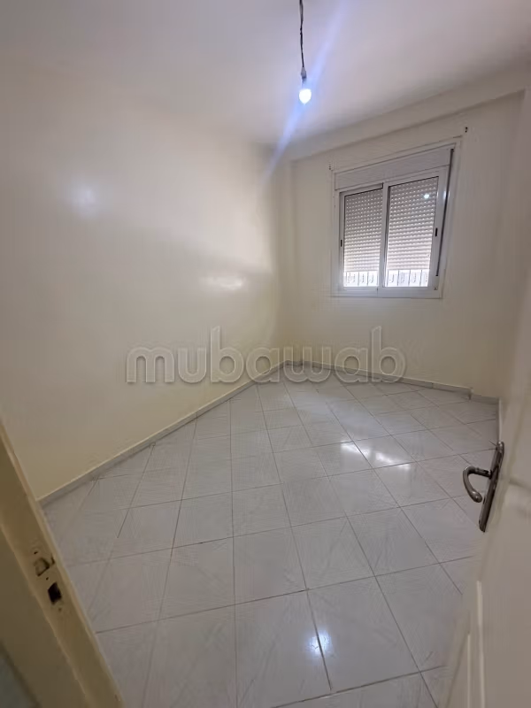 Empty apartment for rent in Oulfa