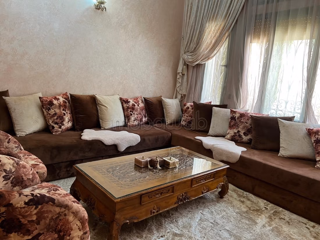 Magnifica Villa con Giardino e Piscina a Targa