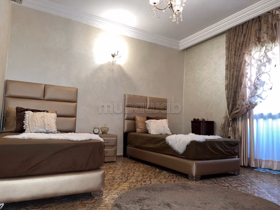 Magnifica Villa con Giardino e Piscina a Targa