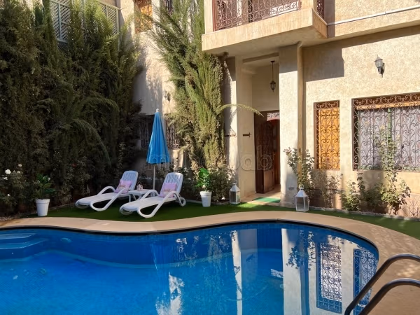 Magnifique Villa avec Jardin et Piscine à Targa