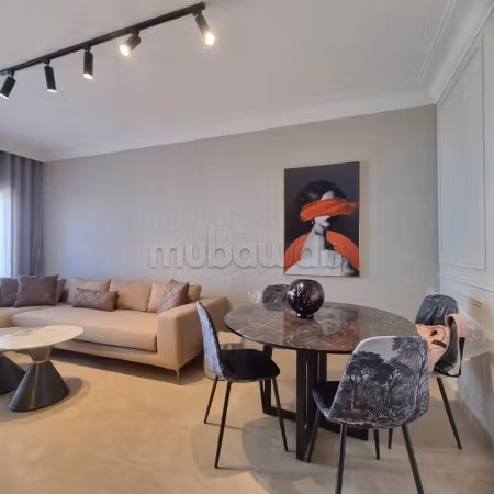 Studio for rent with terrace golden triangle