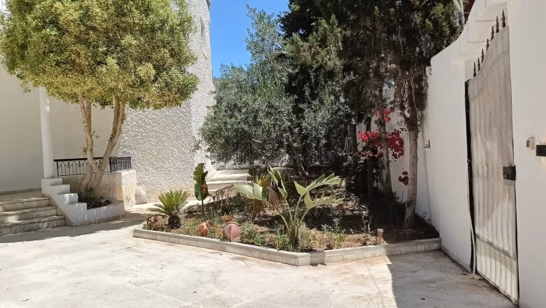 For Rent Furnished Villa in La Soukra Chotrana3