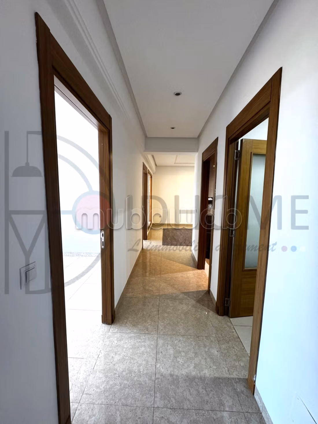 A louer bureau lumineux de 110 m² au CUN