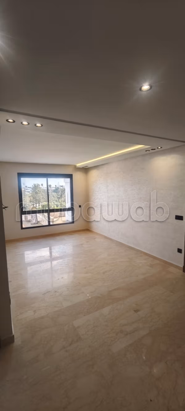 Appartement te huur in Tantonville. 3 comfortabele kamers. Beveiligde residentie