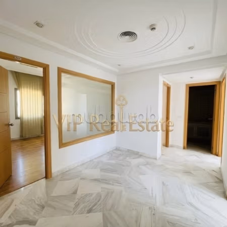 For rent High standard office H1 Lac 2