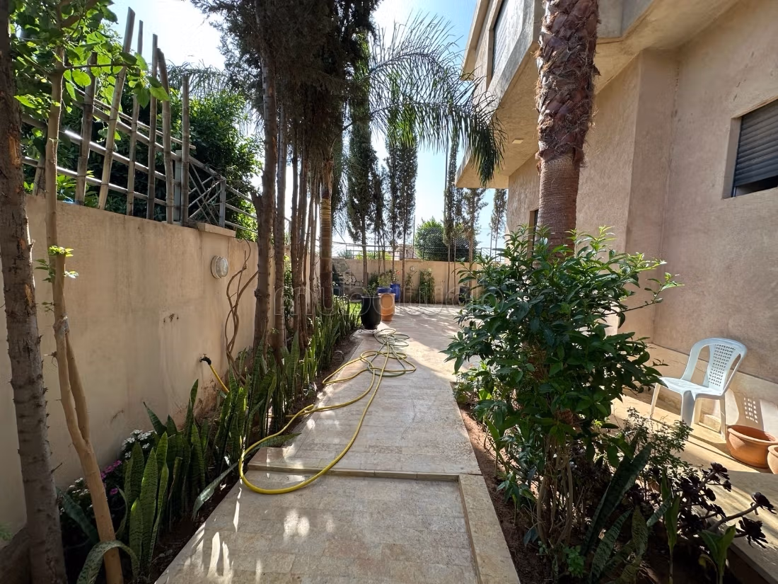 Beautiful Furnished Villa Location Without Overlooking