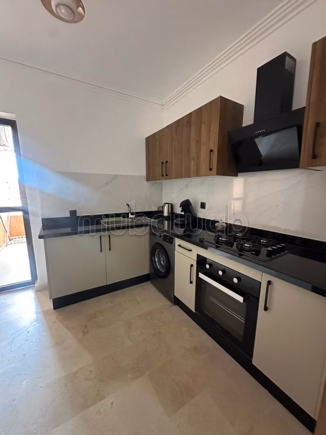 Appartement en location à Samlalia. 
Surface totale 87 m². 
Meublé — 3