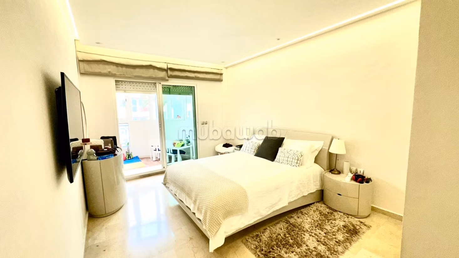 Appartamento in affitto a Maârif Extension. Superficie totale 200 m². Terrazza e ascensore
