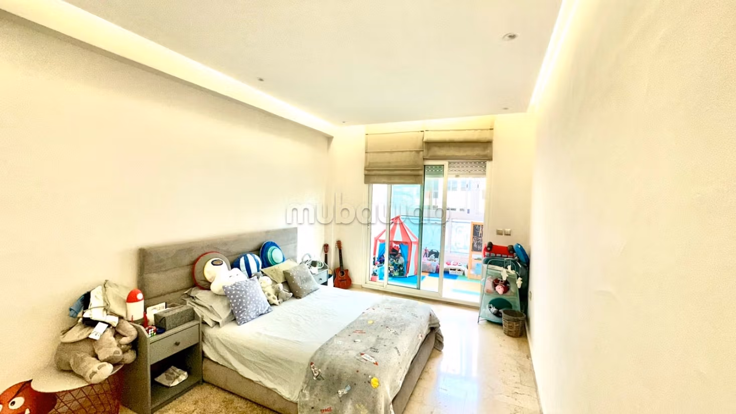 Appartamento in affitto a Maârif Extension. Superficie totale 200 m². Terrazza e ascensore