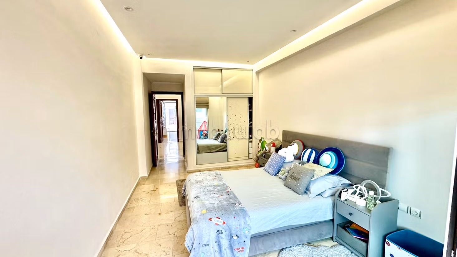 Appartamento in affitto a Maârif Extension. Superficie totale 200 m². Terrazza e ascensore