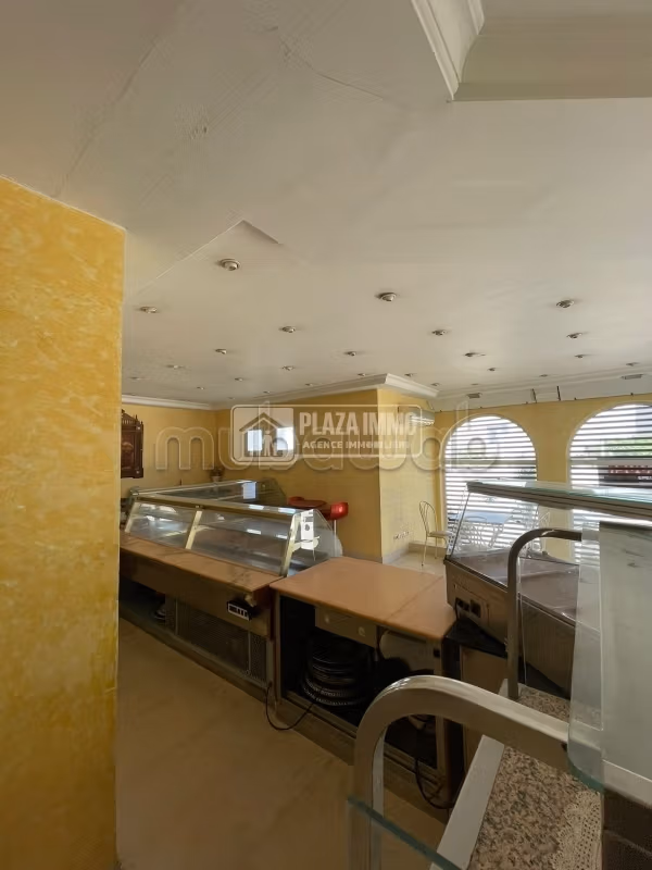 For Rent a commercial space in Lac 1