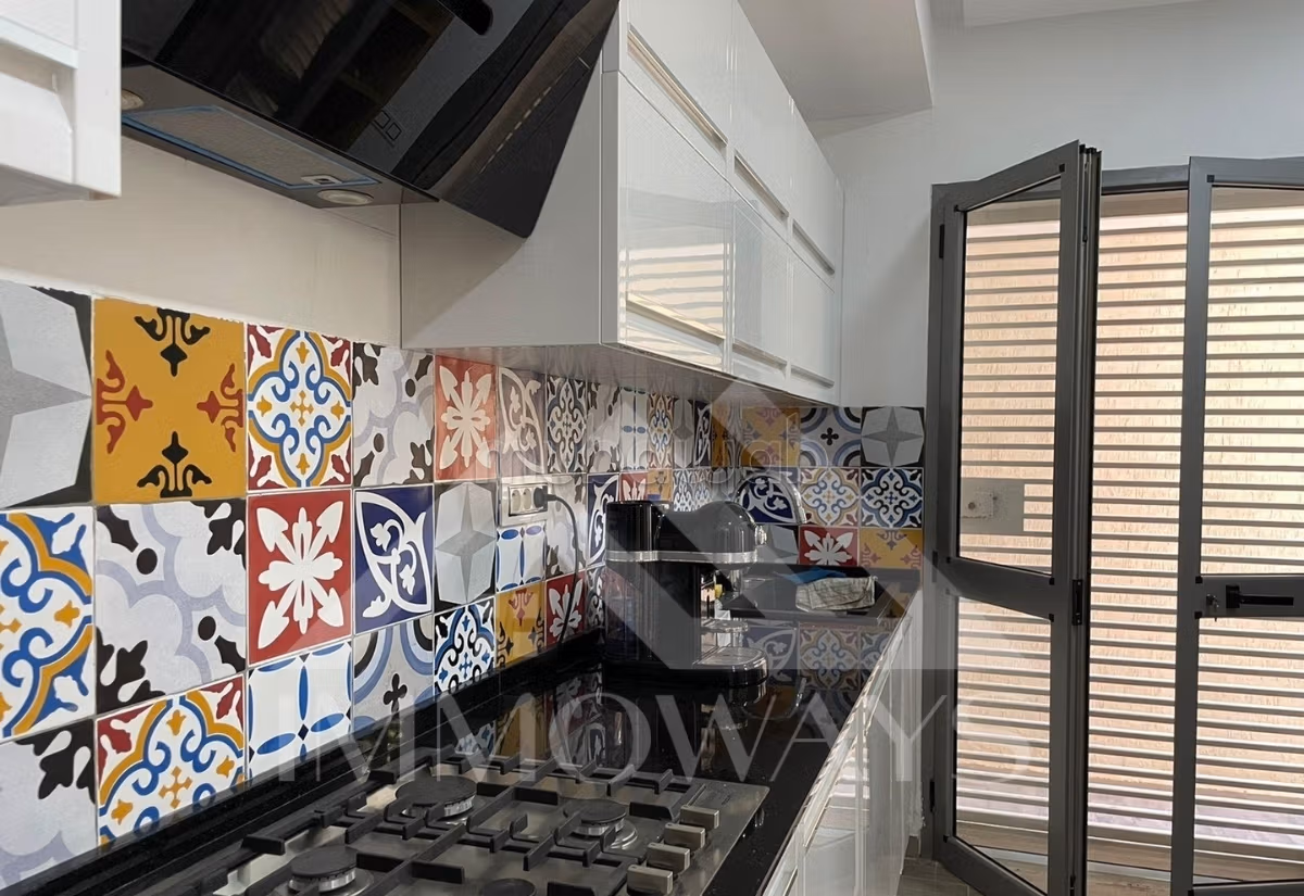 Villa S4 con Giardino in Affitto a Gammarth