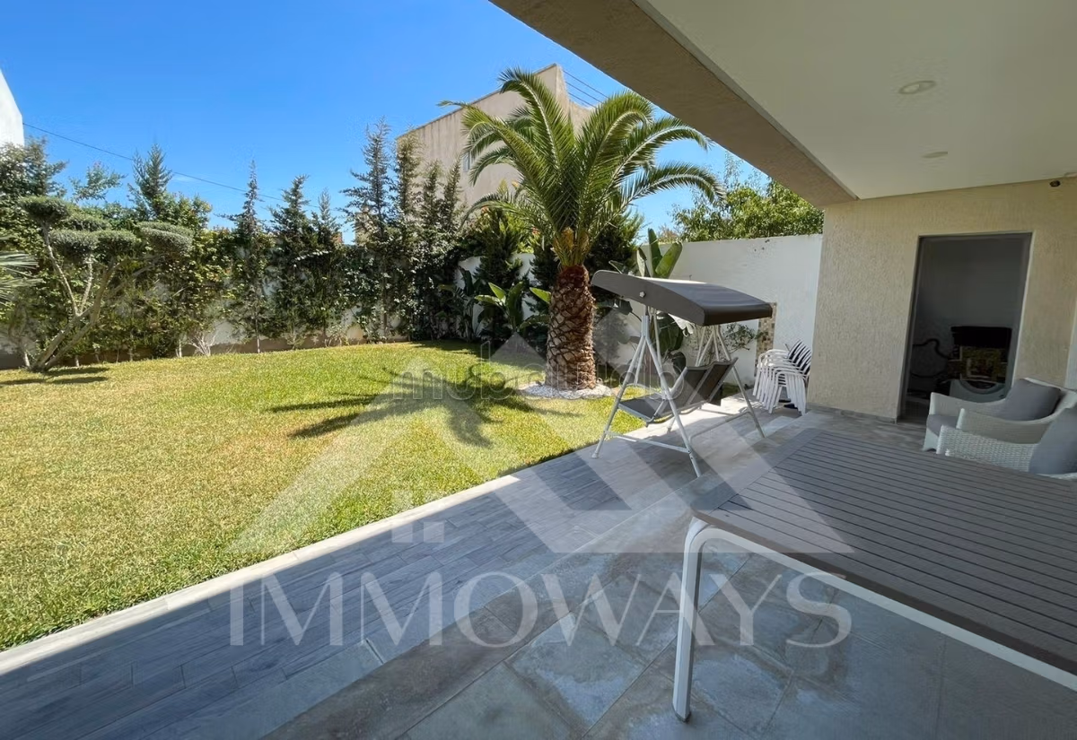 Villa S4 con Giardino in Affitto a Gammarth