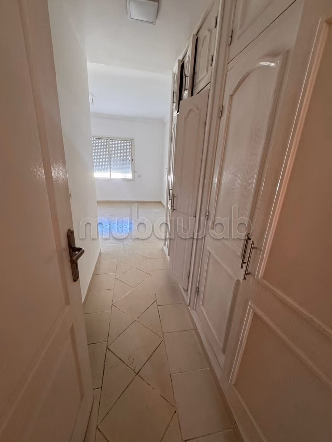 Magnifica villa triplex in affitto a Harhoura. Superficie di 290 m². Grande piscina
