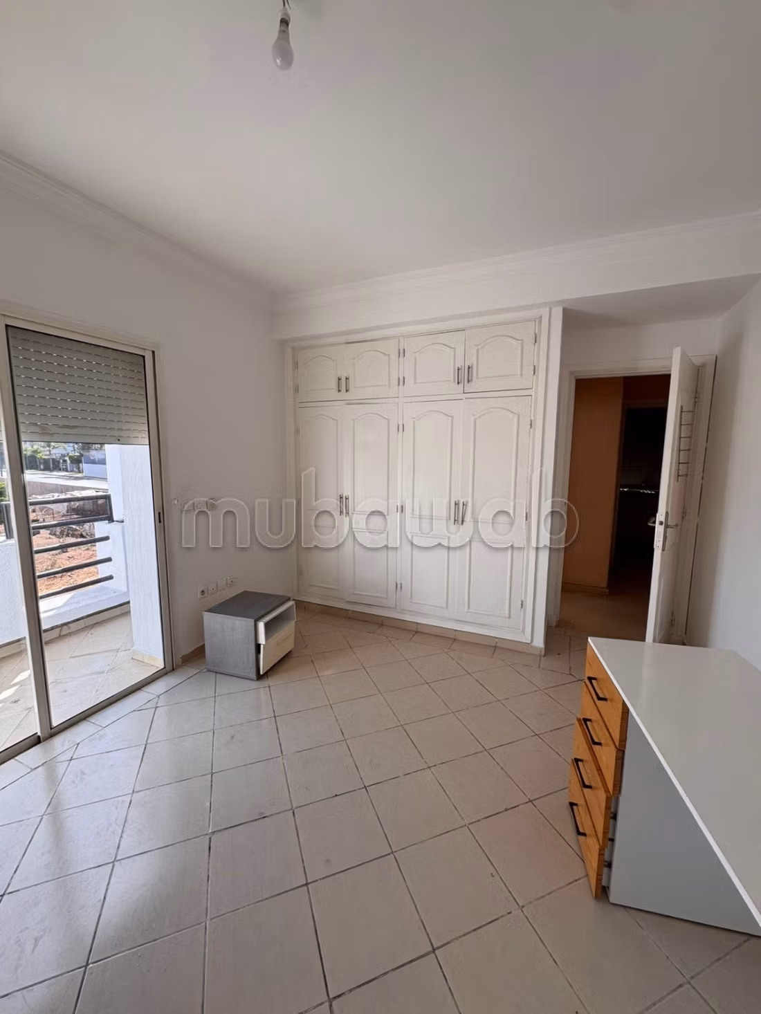 Magnifica villa triplex in affitto a Harhoura. Superficie di 290 m². Grande piscina