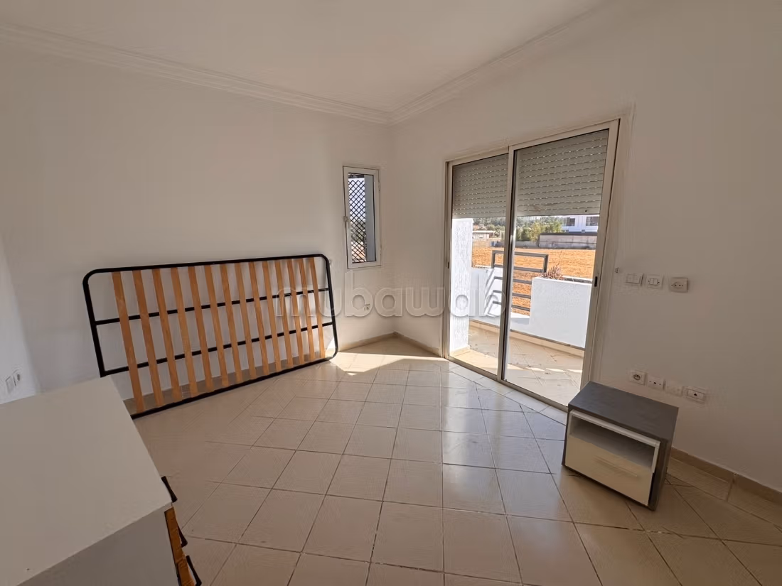 Magnifica villa triplex in affitto a Harhoura. Superficie di 290 m². Grande piscina